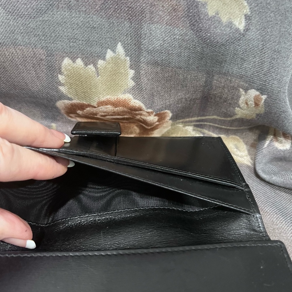Gucci Leather Wallet made in Italy. Edges very good condition.Stamp 112715-2149 - Picture 8 of 14